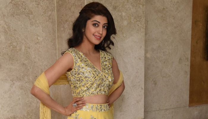 Praneetha fascinated with Tollywood stars