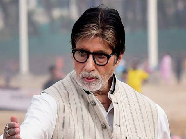 Big B astonishes everyone with his looks