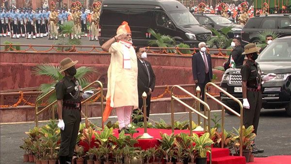 PM Modi hoists national flag on 74th Independence Day
