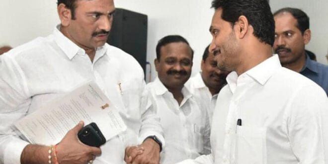 Will RRR corner YS.Jagan in phone tapping