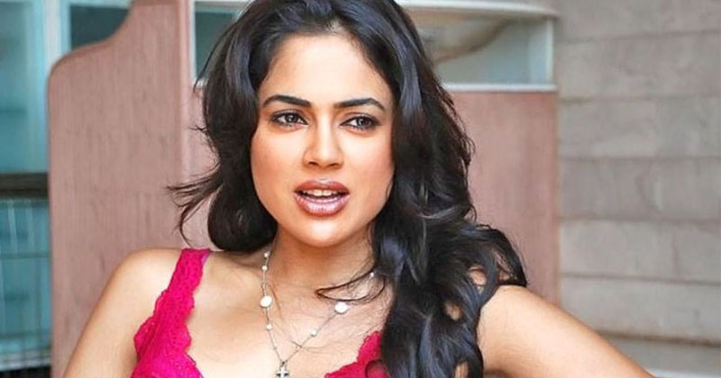 Sameera Reddy busts rumors about her comeback