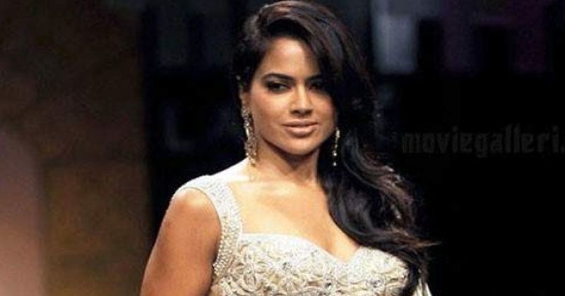 Sameera Reddy busts rumors about her comeback