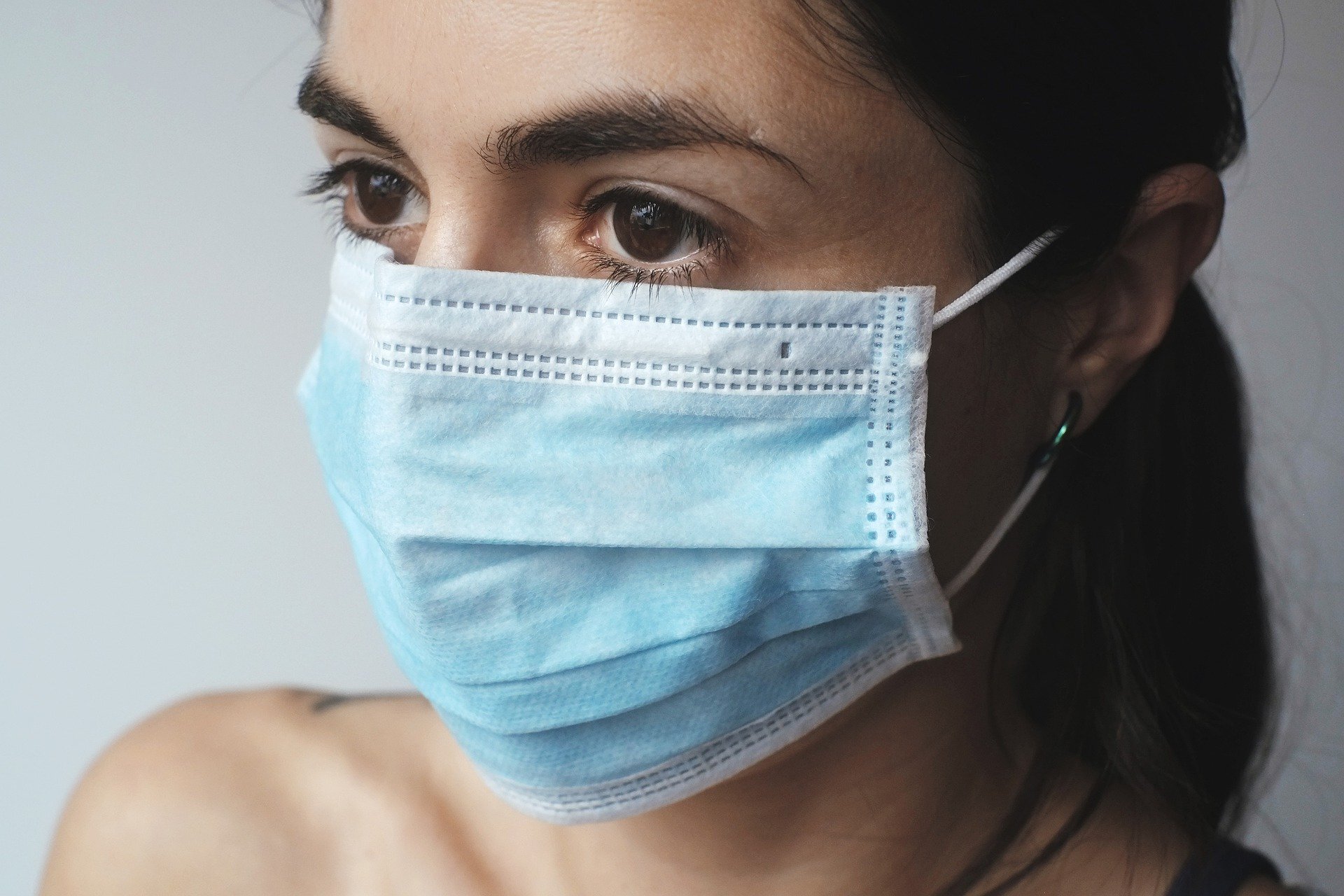 Does Wearing masks releases high levels of carbon dioxide?