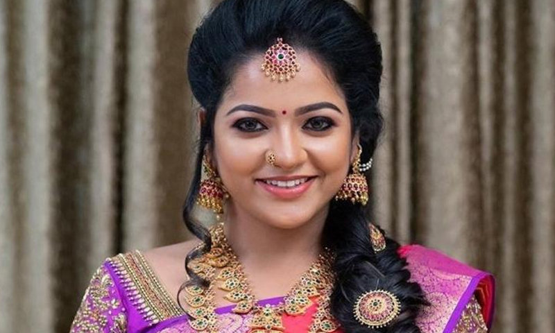 Popular Tamil host Chitra found dead in her room