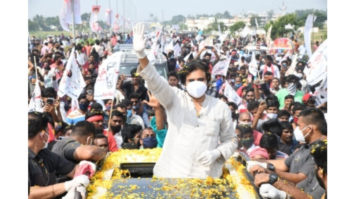 Andhra must give instant monetary relief to farmers: Pawan Kalyan