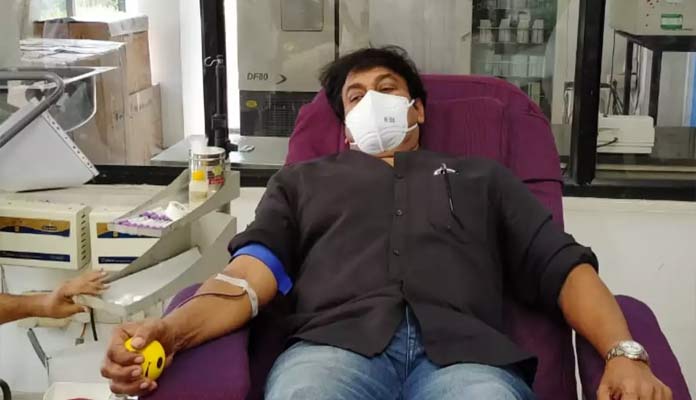 Chiranjeevi Donates blood On World Blood Donors day