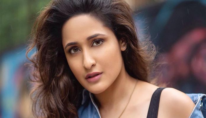 Pragya Jaiswal' special number in F3