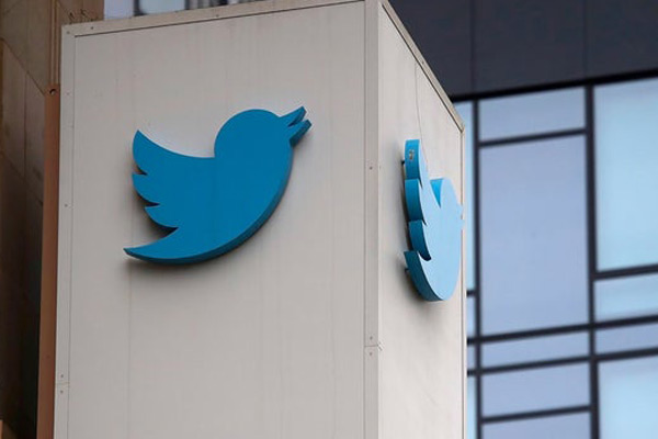 Twitter shuts US offices