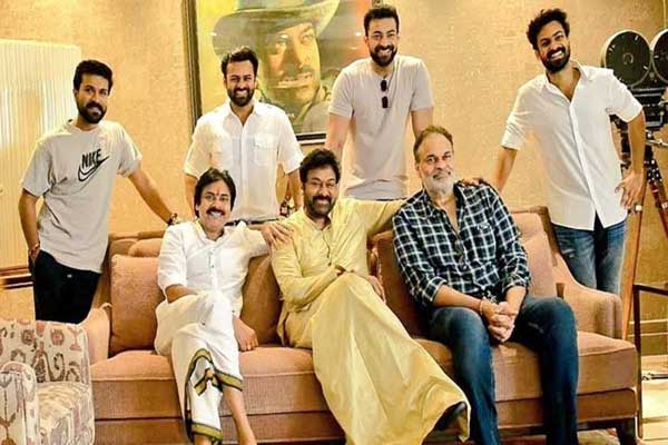 Chiranjeevi celebrates B-Day with Pawan Kalyan, Naga Babu