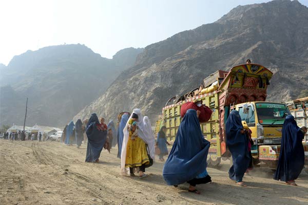 Pakistan refuses Afghan refugees