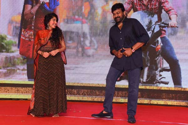 Chiranjeevi keen to dance with Sai Pallavi