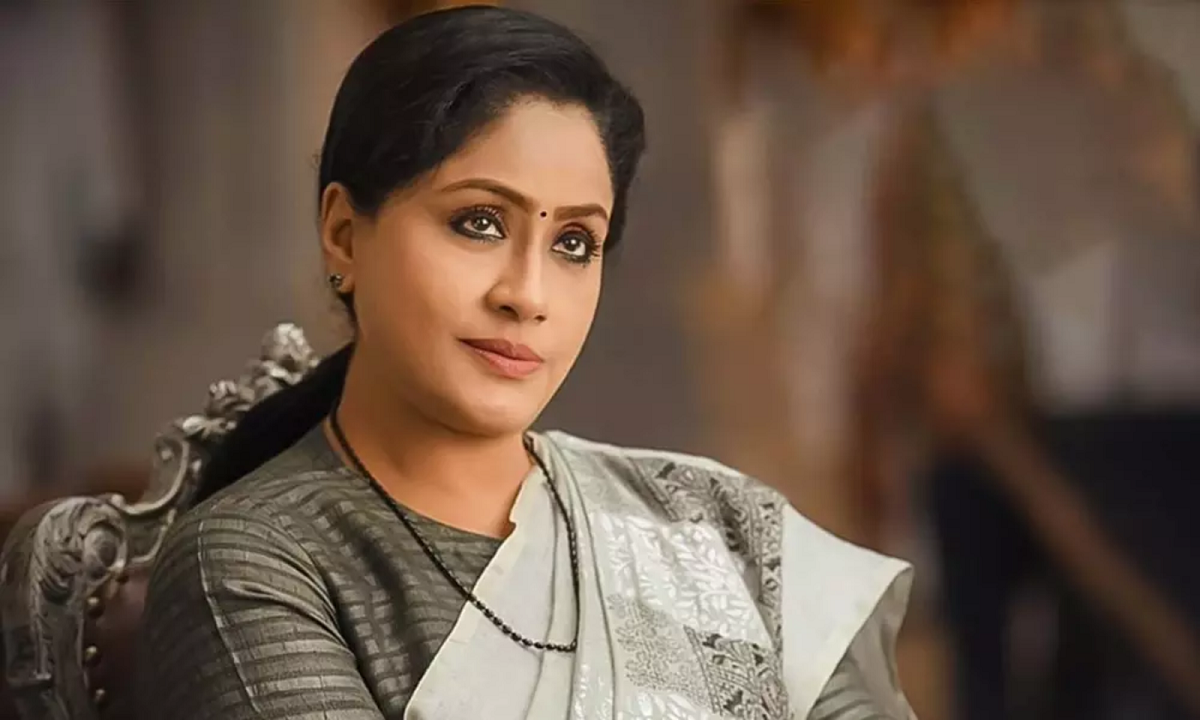 Actress and Politician Vijayashanti Fires On Venkatesh