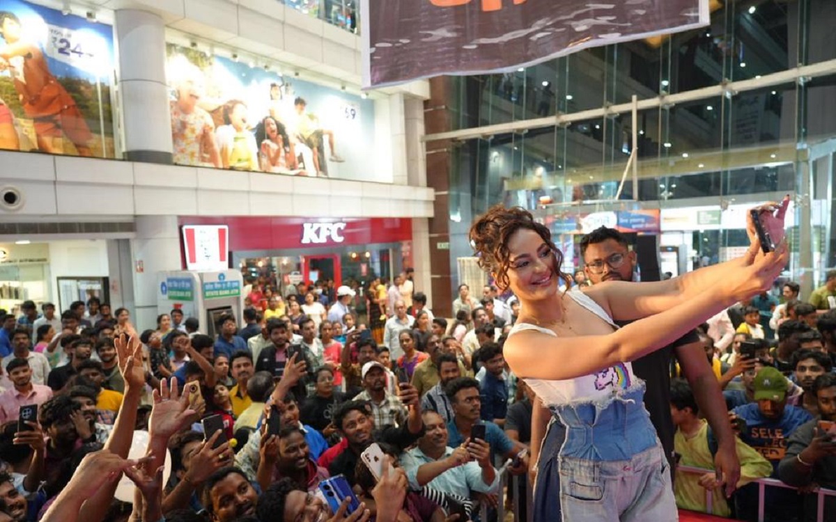 Seerat Kapoor Unveils The Enchanting Song “Swapna Sundari” At CMR Shopping Mall