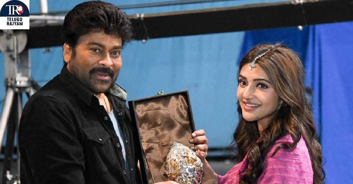 Chiranjeevi Felicitates Actress Sreeleela On The Sets Of Vishwambhara